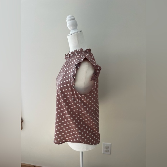 Monteau Los Angeles Short Sleeve Polka Dot Blouse - Picture 2 of 8